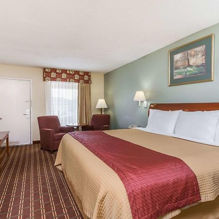 Days Inn By Wyndham Orangeburg Eksteriør billede