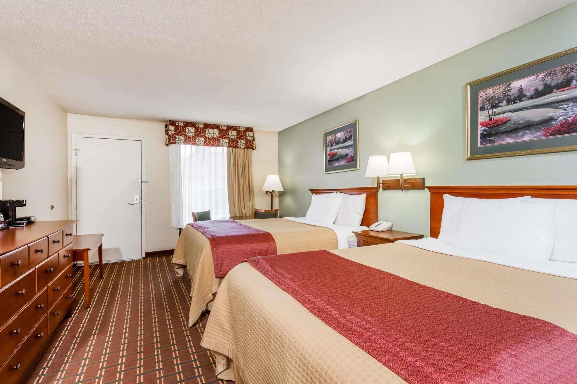 Days Inn By Wyndham Orangeburg Eksteriør billede
