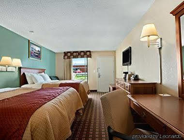 Days Inn By Wyndham Orangeburg Eksteriør billede