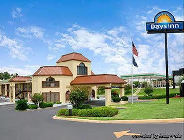 Days Inn By Wyndham Orangeburg Eksteriør billede